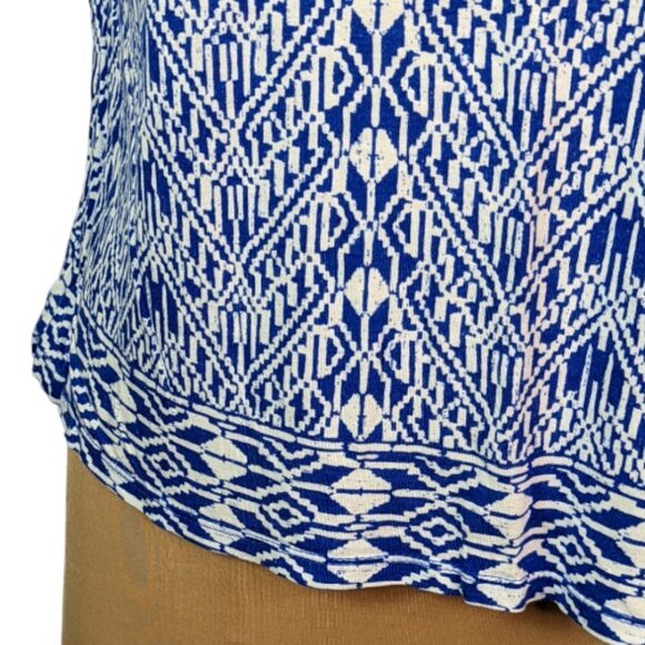 OLD NAVY Aztec Print Round Neck Short Sleeve T-Shirt Blue and White Size Medium - Picture 4 of 11